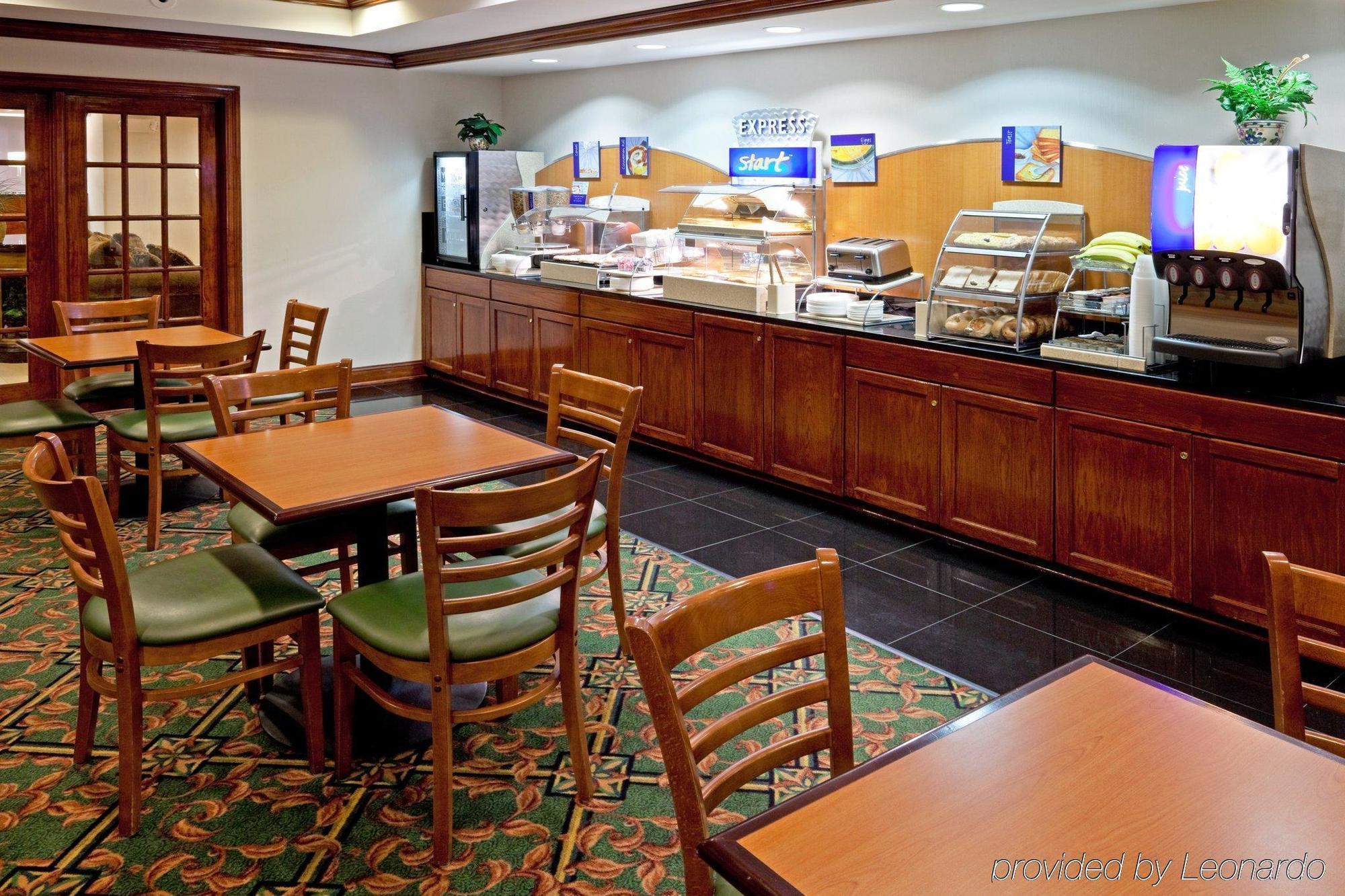 ฮอลิเดย์ อินน์ เอ็กซ์เพรส วูดบริดจ์ Avenel ร้านอาหาร รูปภาพ